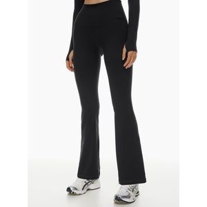 Aritzia TnAction Tna butter Cheeky Flare Hi Rise Legging black